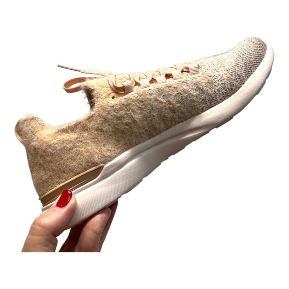 APL TechLoom Breeze x Summer Fridays Blush Peach Running Shoes Trainers W7 - Picture 13 of 15